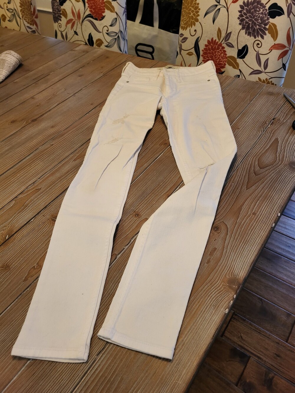 ABERCROMBIE & FITCH Ladies White Skinny Jeans